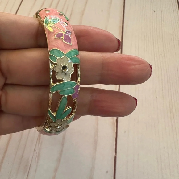 Floral Laser Cut Bangle With Rhinestone - Picture 5 of 5